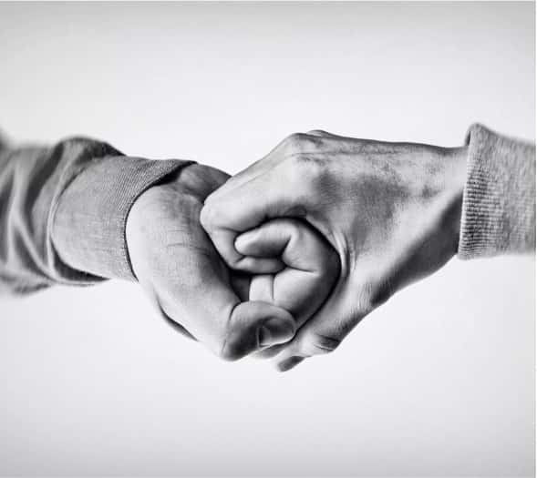 Giúp khách hàng <br />mua hàng<br /> với giá tốt